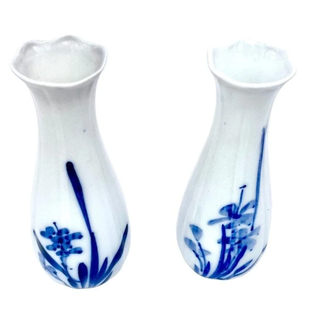 Vintage Blue & White Porcelain Bud Vases – Hand Painted Floral – Made in China